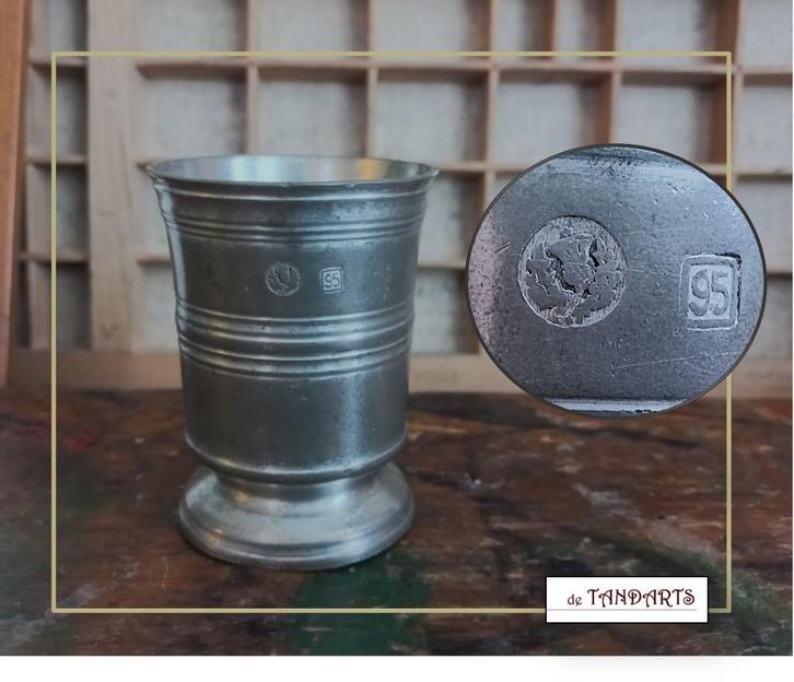 Antiek Engels tinnen beker gemerkt, 8,5 cm – 19de eeuw, Antiek en Kunst, Antiek | Tin, Ophalen of Verzenden