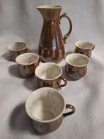 Bruine servies, kannetje met kopjes 6 stuks, bruin, vintage, Antiek en Kunst, Ophalen of Verzenden