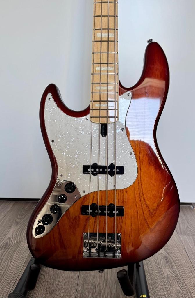 Linkshandige basgitaar, Muziek en Instrumenten, Snaarinstrumenten | Gitaren | Bas, Zo goed als nieuw, Ophalen