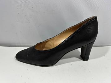 Franco Caresana, maat 40. Sierlijke zwarte pumps beschikbaar voor biedingen