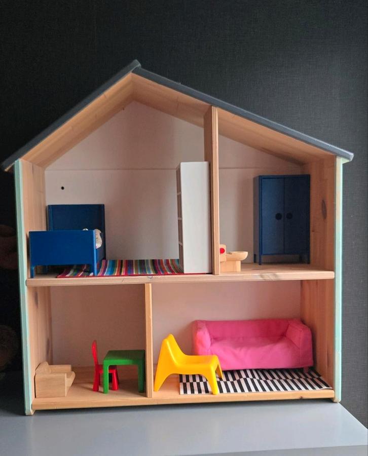 IKEA Poppenhuis met Meubels - Zelf Geverfd, Kinderen en Baby's, Speelgoed | Poppenhuizen, Gebruikt, Poppenhuis, Ophalen