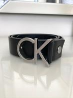 Calvin Klein - zwarte riem met zilveren logo gesp, Kleding | Dames, Riemen en Ceinturen, 80 tot 90 cm, 3 tot 5 cm, Tailleriem