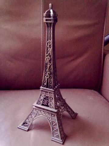 Vintage metalen souvenir Parijs - Eiffeltoren beschikbaar voor biedingen