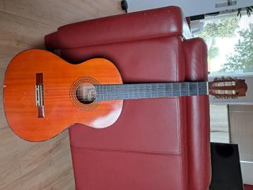 Spaanse gitaar beschikbaar voor biedingen