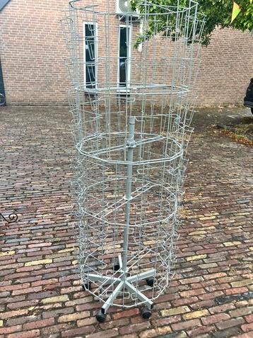 Kaarten rek beschikbaar voor biedingen