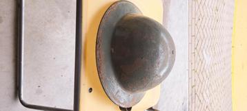 Legerhelm England of Canada? beschikbaar voor biedingen