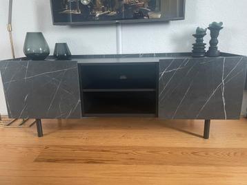 Tv meubel beschikbaar voor biedingen