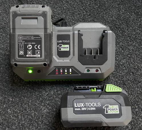 Lux-Tools accu's 2 en 4Ah en lader SLG-20, Doe-het-zelf en Verbouw, Gereedschap | Boormachines, Zo goed als nieuw, Overige typen