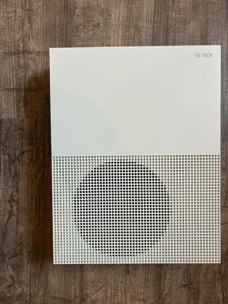 Xbox One S 512GB + Games, Spelcomputers en Games, Spelcomputers | Xbox One, Zo goed als nieuw, Xbox One S, 500 GB, Met 1 controller