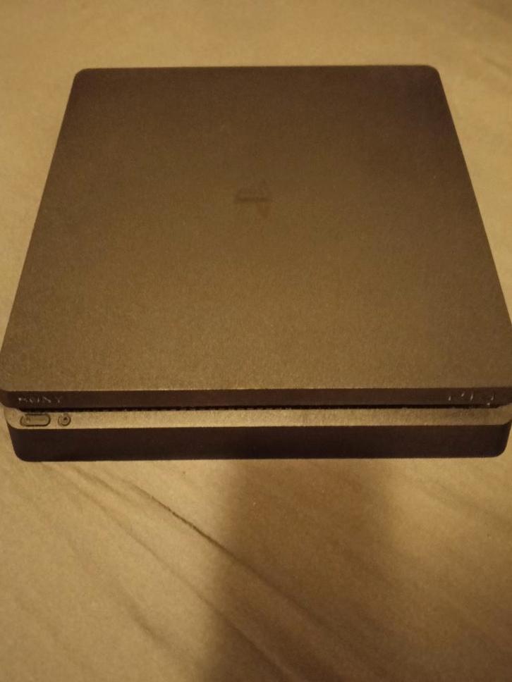 Playstation 4 - 500Gb.SSD - 9 spellen - PS4 Slim, Spelcomputers en Games, Spelcomputers | Sony PlayStation 4, Zo goed als nieuw