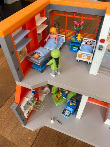 Playmobil ziekenhuis beschikbaar voor biedingen