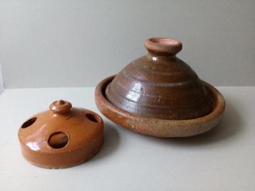 Antieke tagine/drinkbakje kuikentjes.Aardewerk.Pr.p/st,vanaf beschikbaar voor biedingen