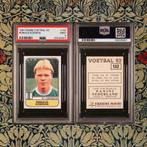 Voetbal 82 Ronald Koeman Graded sticker PSA 9, Verzamelen, Sportartikelen en Voetbal, Verzenden, Zo goed als nieuw, Buitenlandse clubs