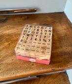 Stempelset mini | letters, maanden, dagen, Hobby en Vrije tijd, Stempelen, Ophalen of Verzenden, Zo goed als nieuw
