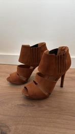 Hakken bruin suede mt 37, Ophalen of Verzenden, Zo goed als nieuw, Bruin