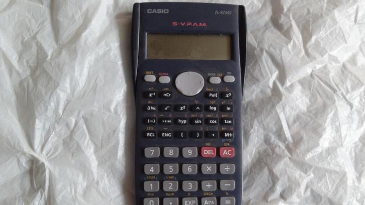 Casio rekenmachine , ZGAN , met GRATIS een artikel, Diversen, Rekenmachines, Zo goed als nieuw, Ophalen