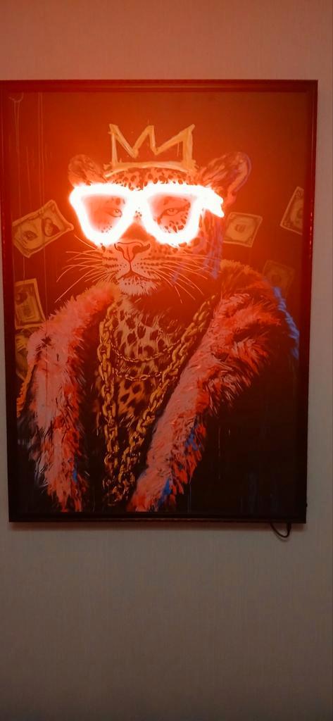 Neon Kunstwerk: Luipaard met Kroon en Zonnebril, Antiek en Kunst, Kunst | Schilderijen | Klassiek, Ophalen