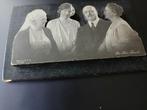 Heel Apart Houten Uitgesneden  Portret van Koningin Emma etc, Verzamelen, Ophalen of Verzenden, Nederland, Overige typen