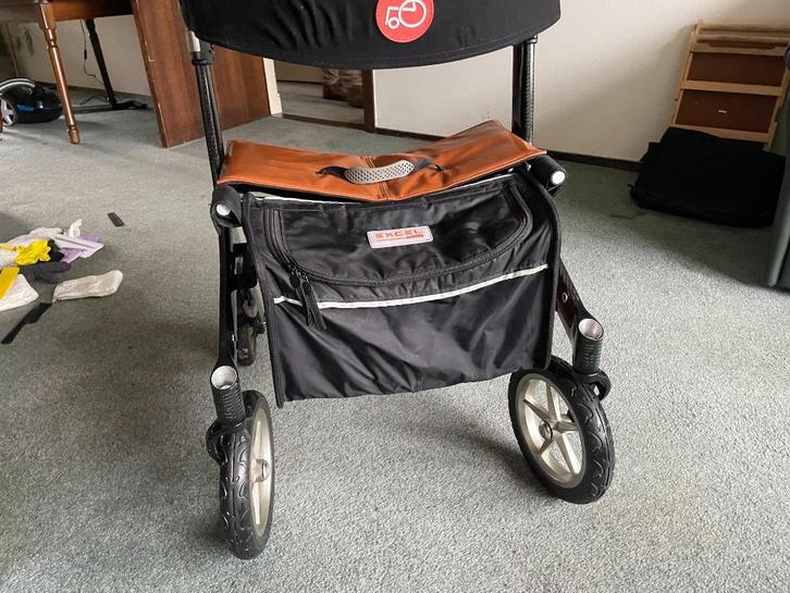Excel Carbon F1 rollator - 2 jaar oud - nieuw € 599,-, Diversen, Rollators, Gebruikt, Lichtgewicht, Opvouwbaar, Ophalen