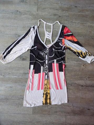 Save The Queen top maat M beschikbaar voor biedingen