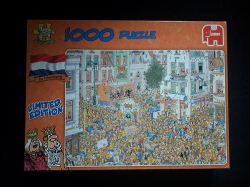 Jan van Haasteren - De Inhuldiging, Hobby en Vrije tijd, Denksport en Puzzels, Zo goed als nieuw, Legpuzzel, 500 t/m 1500 stukjes