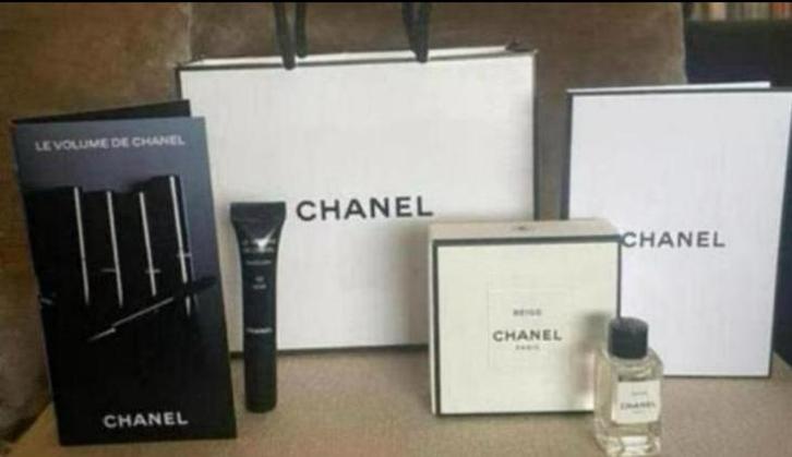 Beige Chanel miniatuur + mascara le volume in luxe cadeautas, Verzamelen, Parfumverzamelingen, Nieuw, Miniatuur, Gevuld, Ophalen of Verzenden