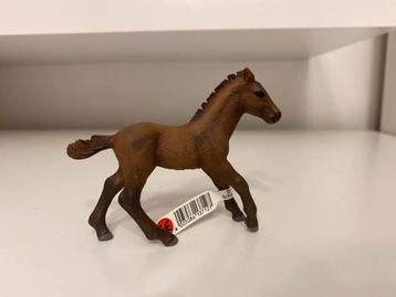 Schleich Camargue veulen met vaan 13712 beschikbaar voor biedingen
