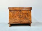 Vintage French Handmade Brutalist Burl Wood Cabinet, 1950s., Met deur(en), Rt, Art Deco, Overige houtsoorten