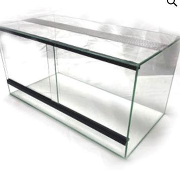 GEZOCHT terrarium  beschikbaar voor biedingen
