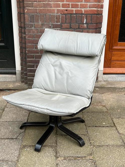 Vintage draaifauteuil Ikea Scandinavisch Westnofa leer, Huis en Inrichting, Fauteuils, Zo goed als nieuw, Leer, 50 tot 75 cm, 75 tot 100 cm