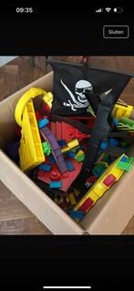 Doos vol met Domino en allerlei accesoires, oa piratenschip, Ophalen of Verzenden, Gebruikt, Overige merken