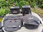 Twee waterproof  Fietstassen en  waterproof stuurtassen, Fietsen en Brommers, Fietsaccessoires | Fietstassen, Ophalen of Verzenden