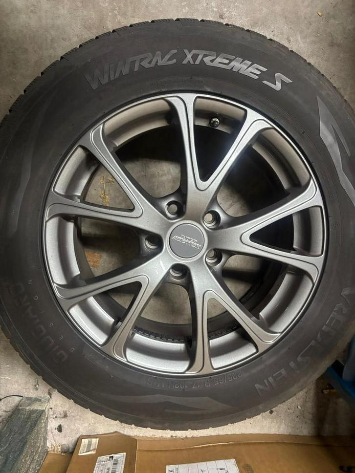 Mooi setje winterwielen toyota rav, Auto-onderdelen, Banden en Velgen, Banden en Velgen, Winterbanden, 17 inch, 225 mm, Gebruikt
