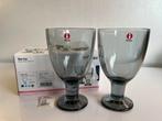Nieuw in Doos 2 Iittala VERNA Wijnglazen Grijs K. Nurminen, Huis en Inrichting, Keuken | Servies, Ophalen of Verzenden, Nieuw