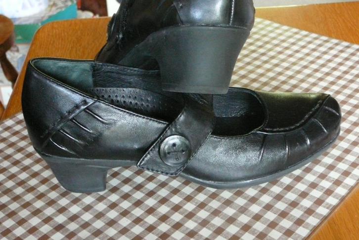 Damesschoenen Zwart.  in NIEUWE staat.   maat 4, Kleding | Dames, Schoenen, Nieuw, Pumps, Zwart, Ophalen of Verzenden