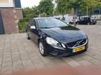 Volvo V60 T3 R-R-Design 150pk 2012 Zwart, Voorwielaandrijving, 1596 cc, 74 €/maand, 4 cilinders