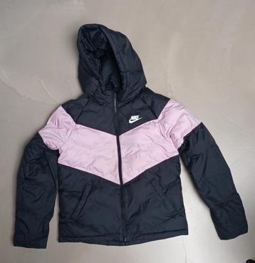 Nike Winterjas Meisjes 147-158 beschikbaar voor biedingen