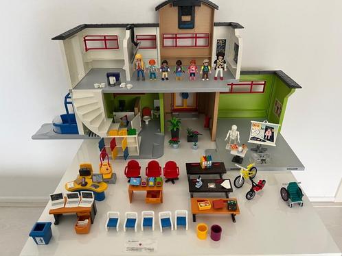 Compleet ingerichte school inclusief auto en tafeltje., Kinderen en Baby's, Speelgoed | Playmobil, Zo goed als nieuw, Complete set