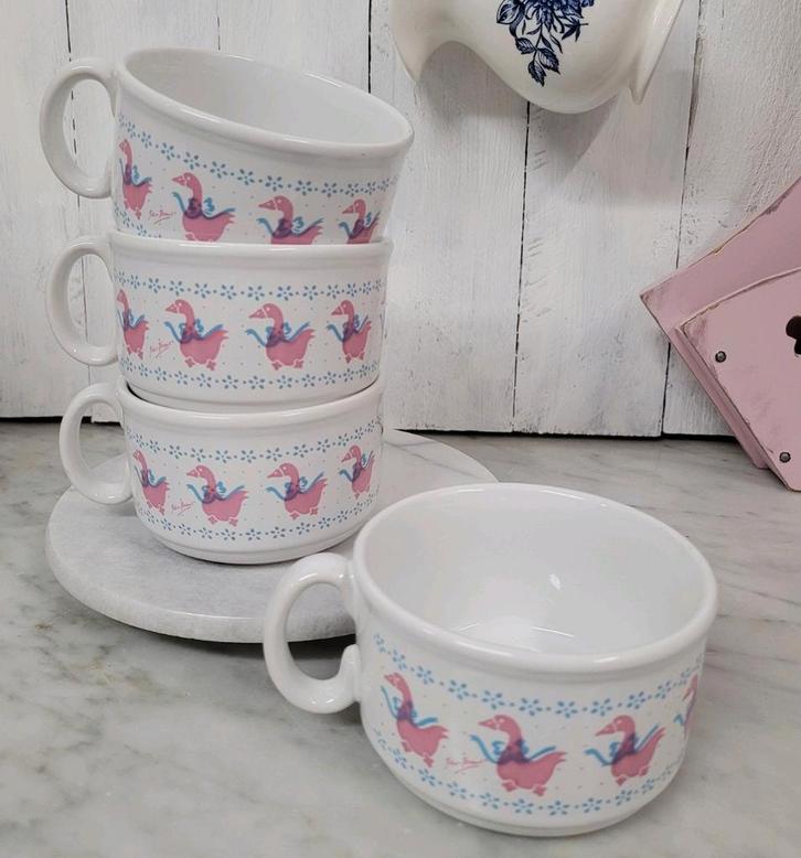 4 vintage soepkommen cottage style met ganzen., Huis en Inrichting, Keuken | Servies, Zo goed als nieuw, Kom(men), Overige stijlen