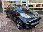 Peugeot 107  XS 1.0 5-DEURS / AUTOMAAT / AIRCO / LM / APK NI, Auto's, Peugeot, Euro 5, Gebruikt, 4 stoelen, Origineel Nederlands