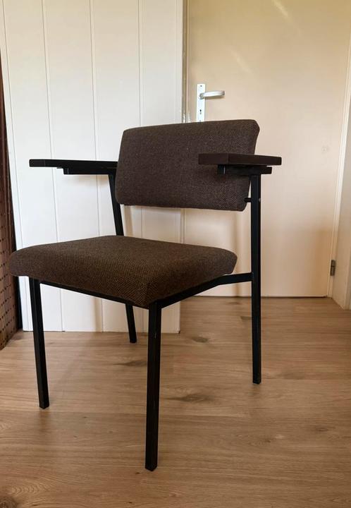 Vintage Martin Visser - Spectrum stoel met armleuningen, Huis en Inrichting, Stoelen, Gebruikt, Eén, Metaal, Stof, Ophalen