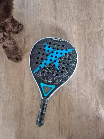 Gloednieuw padelracket Dropshot beschikbaar voor biedingen