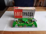 Opwindbaar blikken busstation Abtotpacca, Antiek en Kunst, Antiek | Speelgoed, Ophalen of Verzenden