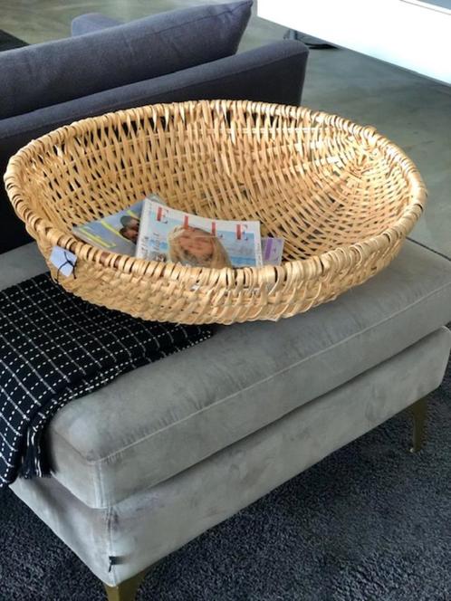 Gevlochten lage mand, nieuw!, Huis en Inrichting, Woonaccessoires | Schalen en Manden, Nieuw, Mand, Rond, Riet, Ophalen