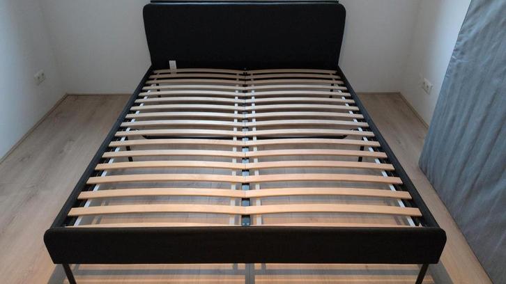 Bed grijs ikea 160x200, Huis en Inrichting, Slaapkamer | Bedden, Zo goed als nieuw, Tweepersoons, 160 cm, 200 cm, Stof, Grijs