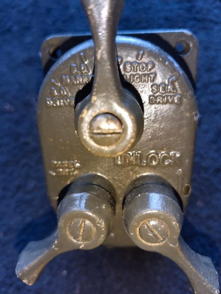 Triple light switch/hoofd lichtschakelaar voor o.a. M-series, Verzamelen, Militaria | Algemeen, Landmacht, Ophalen of Verzenden