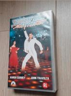Saturday Night Fever videoband. NIEUW IN PLASTIC., Alle leeftijden, Ophalen of Verzenden, Nieuw in verpakking