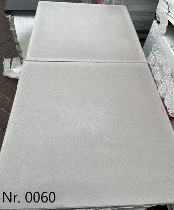 0060 Partij tegels 60x60x4  beschikbaar voor biedingen