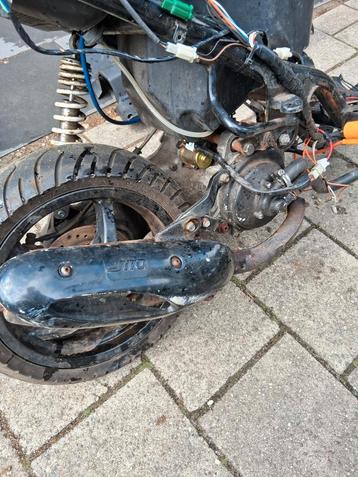 Yamaha aerox 70cc onderdelen tekoop beschikbaar voor biedingen
