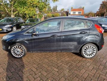Ford Fiësta 1.0 74KW/100PK 5-DRS 2013 Titanium, navigatie beschikbaar voor biedingen